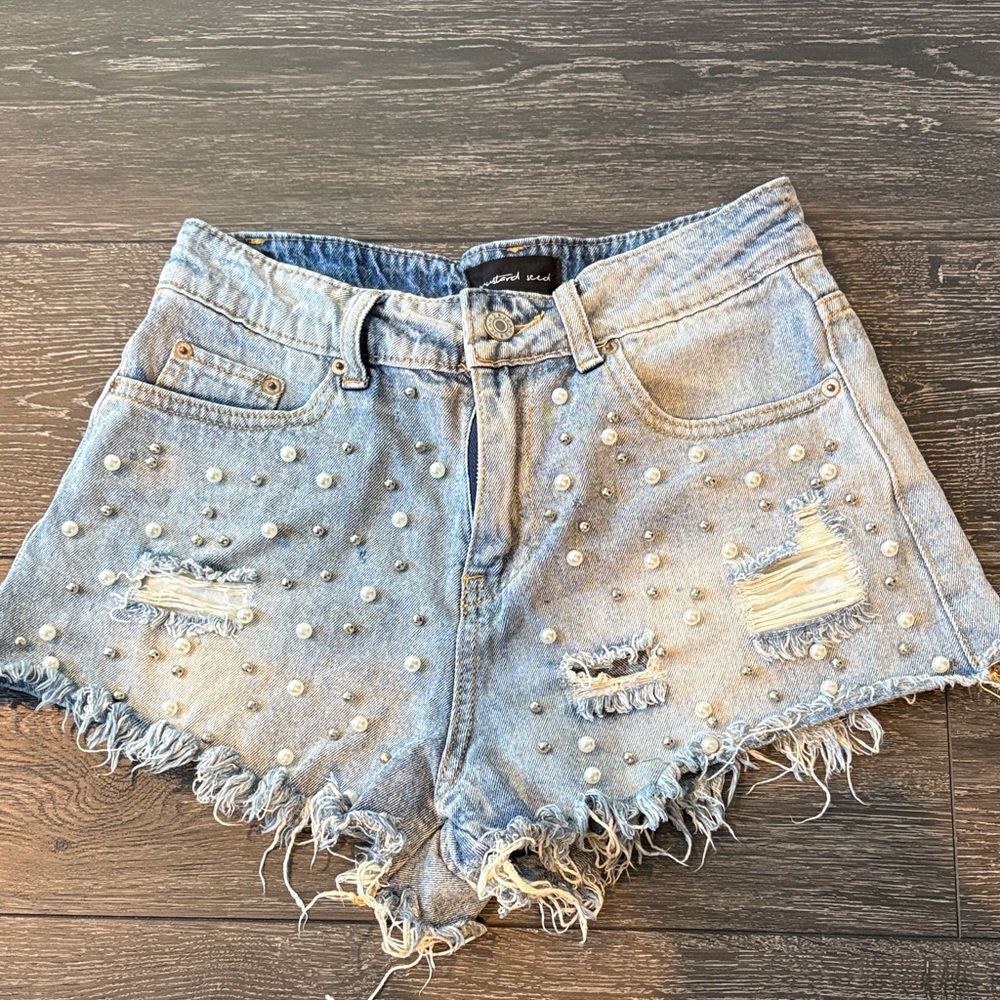 Mustard Seed Distressed Studded Denim Shorts size small